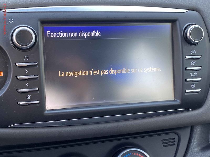 Toyota Yaris (2019) 1.5 VVT-i, Dynamic, AC - fotka 15 z 16