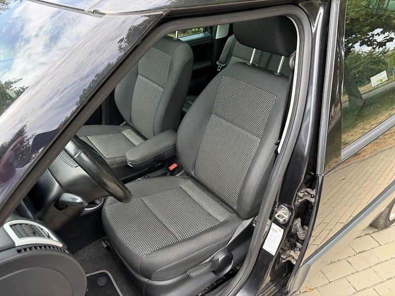 Škoda Roomster 1.6 Scout Plus Edition - fotka 20 z 32
