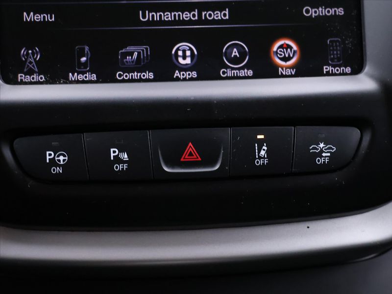 Jeep Cherokee 2,2 M-Jet 147kW Aut. AWD DPH - fotka 21 z 31