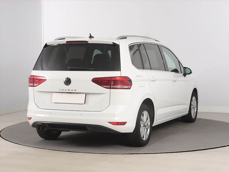 Volkswagen Touran (2023) 2.0 TDI - fotka 5 z 18