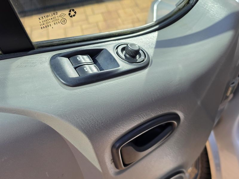 Opel Vivaro 2.0CDTi 84kW 6-MÍST*KLIMA*T.Z. - fotka 9 z 39
