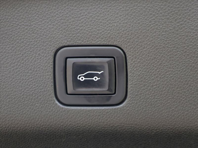 Chevrolet Tahoe 5.3 V8 Z71 265kW DPH - fotka 12 z 42