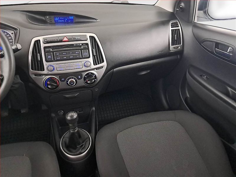 Hyundai i20 (2014) 1.2, Serv.kniha - fotka 8 z 18