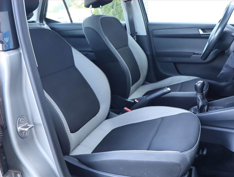 Škoda Fabia (2017) 1.2 TSI, Tempomat - fotka 9 z 15