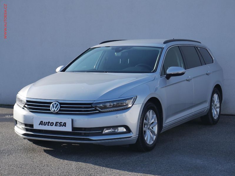 Volkswagen Passat (2015) 2.0TDi, AT, navi, LED - fotka 3 z 26
