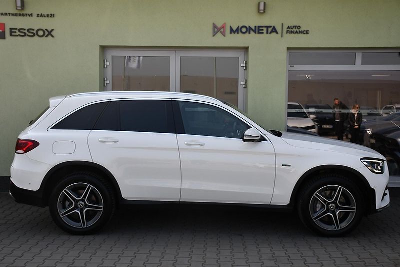 Mercedes-Benz GLC 300de 4MATIC ČR - fotka 12 z 42