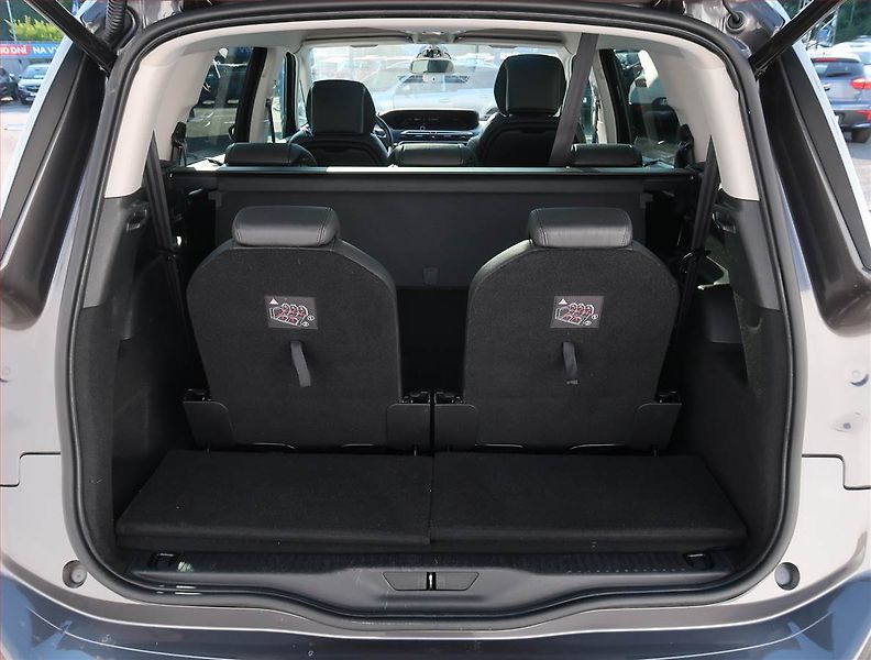Citroën C4 SpaceTourer (2021) 1.5 BlueHDi, Automat, 7 míst - fotka 14 z 24