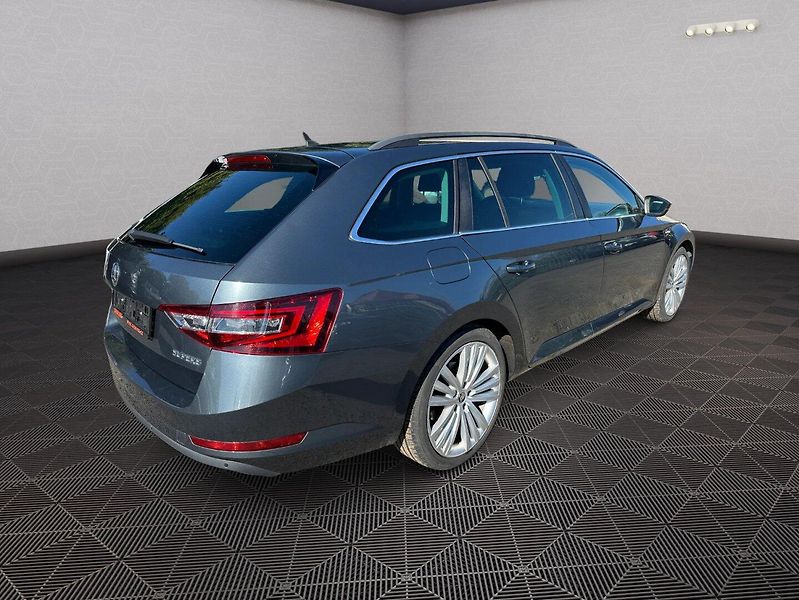 Škoda Superb (2015) 2.0Tdi 140KW DSG - fotka 7 z 23