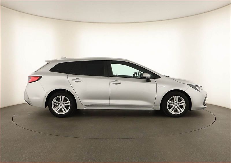 Toyota Corolla (2021) Comfort 1.8 Hybrid - fotka 6 z 15