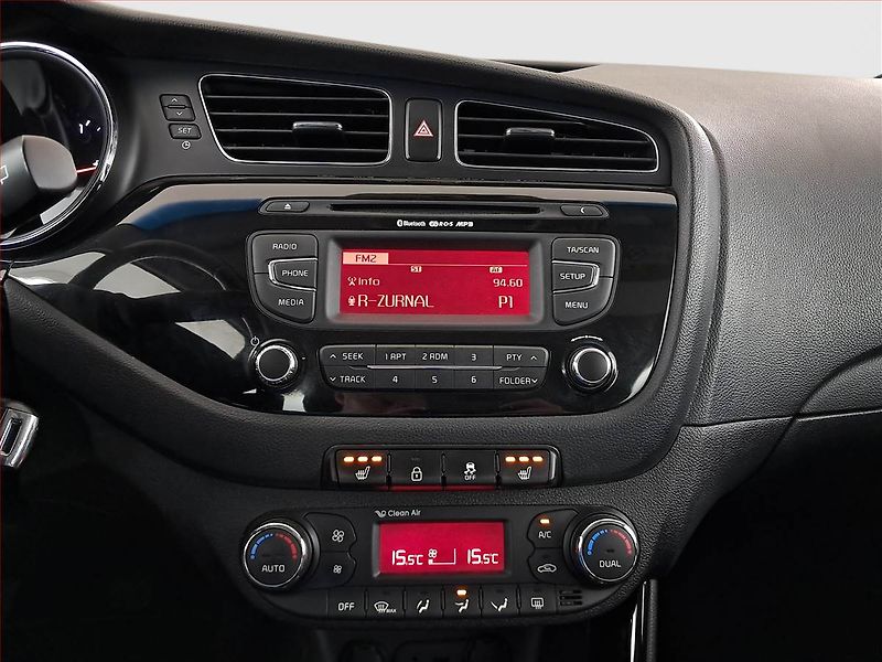 Kia Ceed (2014) 1.6 CRDi, ČR,1.maj, Tempomat - fotka 12 z 17
