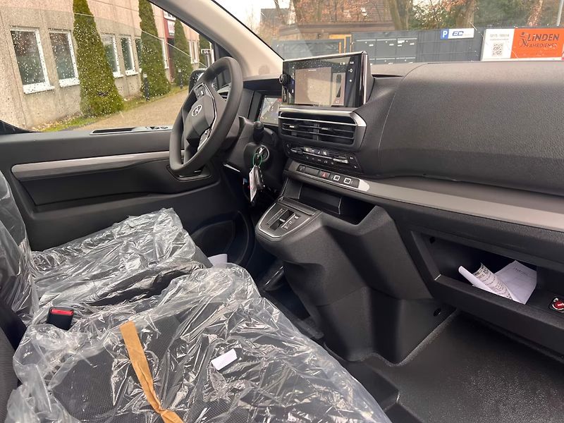 Opel Zafira (2026) L2 XL Edition 130kW - fotka 8 z 18