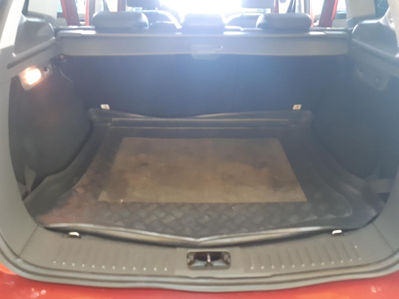 Ford Kuga 2.0 TDCI 4x4 TITANIUM - fotka 19 z 24