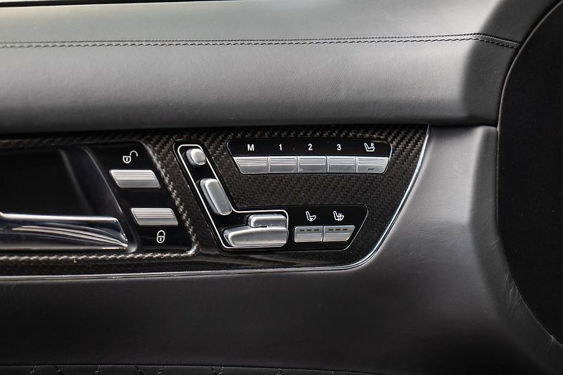 Mercedes-Benz CL V12/Nappa/HarmanKardon/Karbon/ - fotka 9 z 24