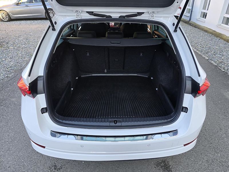 Škoda Octavia DSG STYLE 1.Maj. ČR DPH - fotka 39 z 43
