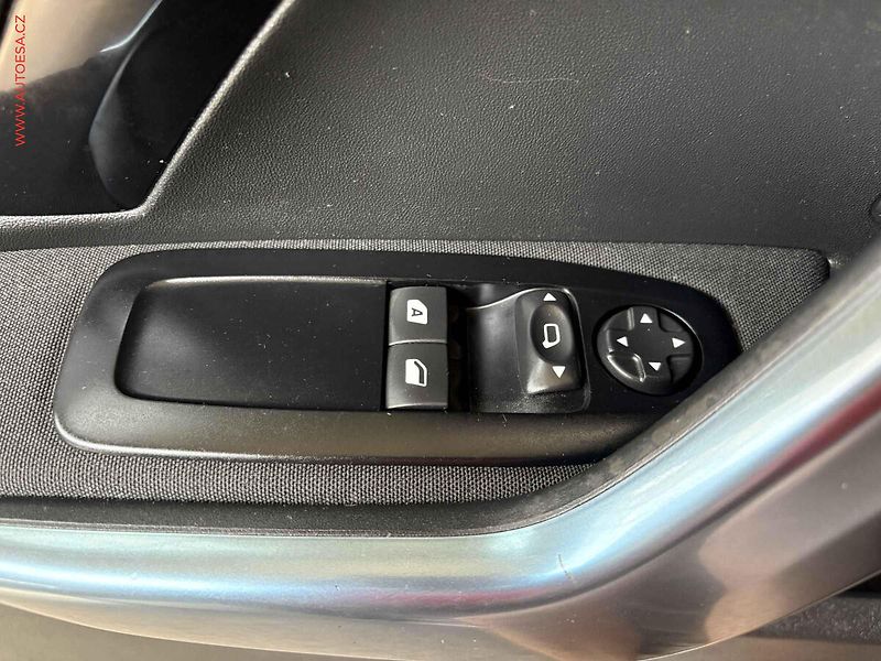 Peugeot 208 (2012) 1.4i, ČR, servis.kniha - fotka 12 z 14