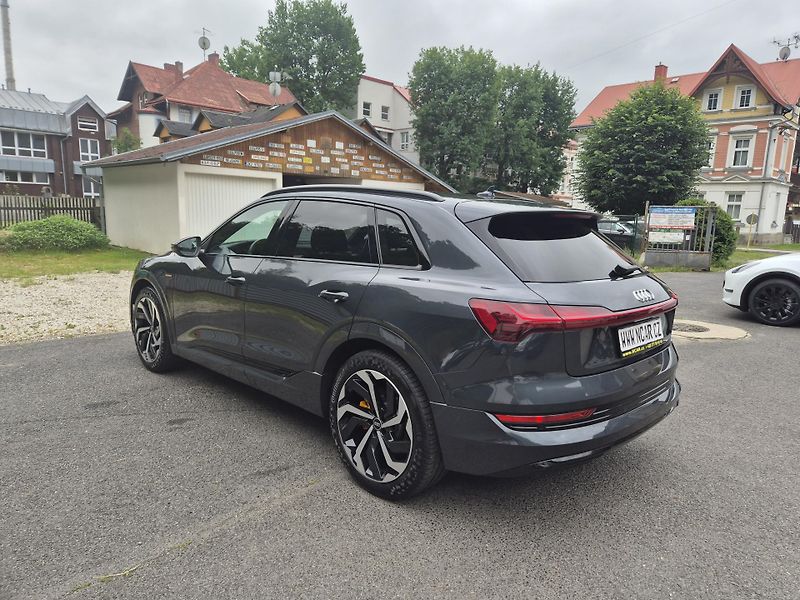 Audi e-tron 55 QUATTRO 300kw 21ALU - fotka 4 z 48