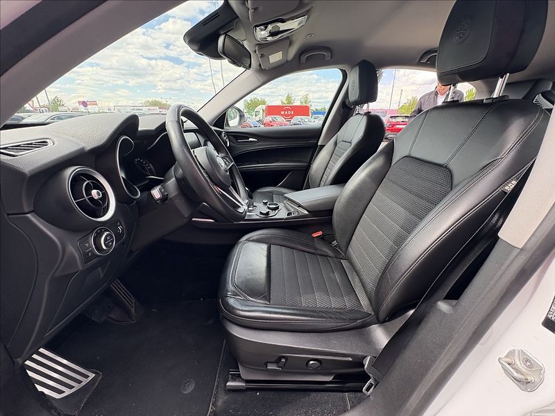 Alfa Romeo Stelvio 2,2 jtd 154 KW 4x4 - fotka 12 z 20