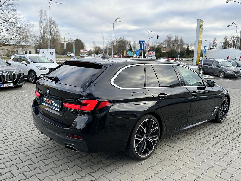 BMW Řada 5 (2022) 540d xDrive Touring - fotka 8 z 22