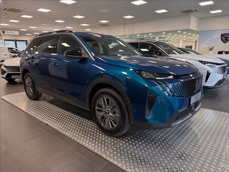 Peugeot 5008 (2025) 1,2 ALLURE Hybrid 145 e-DCS6 - fotka 3 z 8