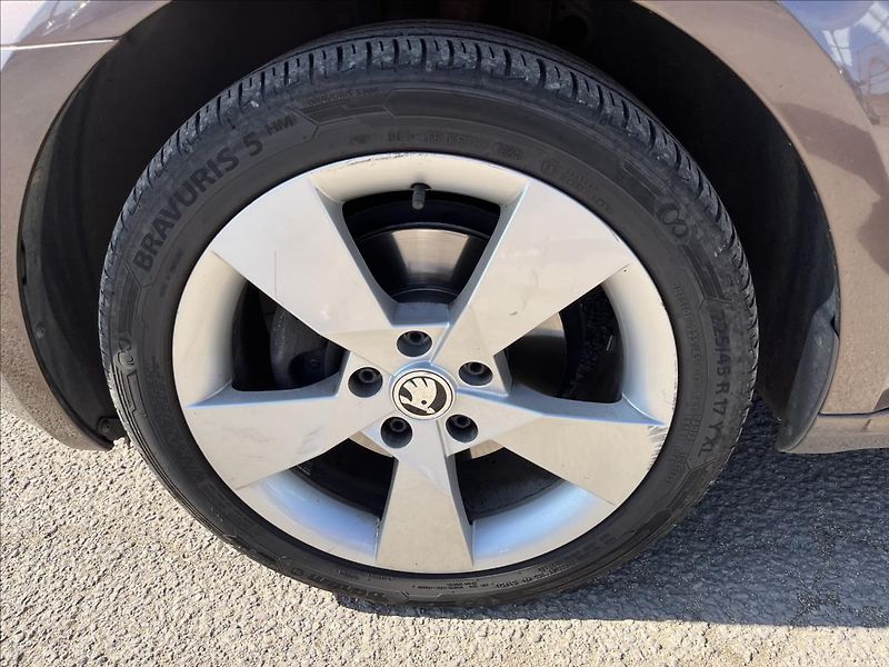 Škoda Octavia 2,0 TDi STYLE ROZVODY SERVIS - fotka 41 z 46