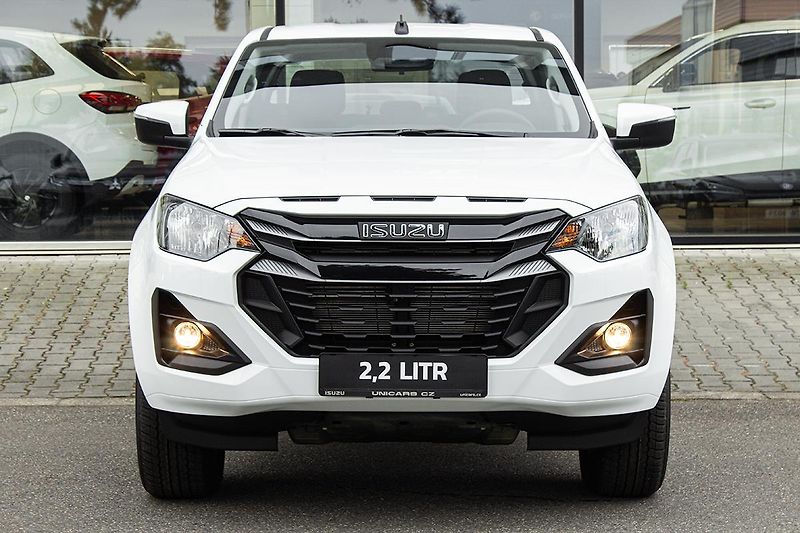 Isuzu D-Max (2026) 2,2 D AT DoubleCab 4x4  LS - fotka 2 z 21