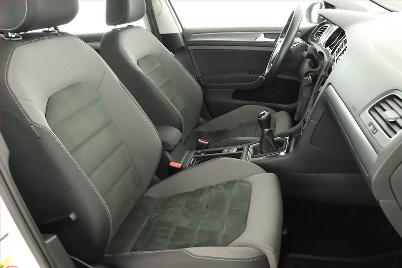 Volkswagen Golf (2020) Marathon Edition 1.5 TSI, ČR - fotka 13 z 15