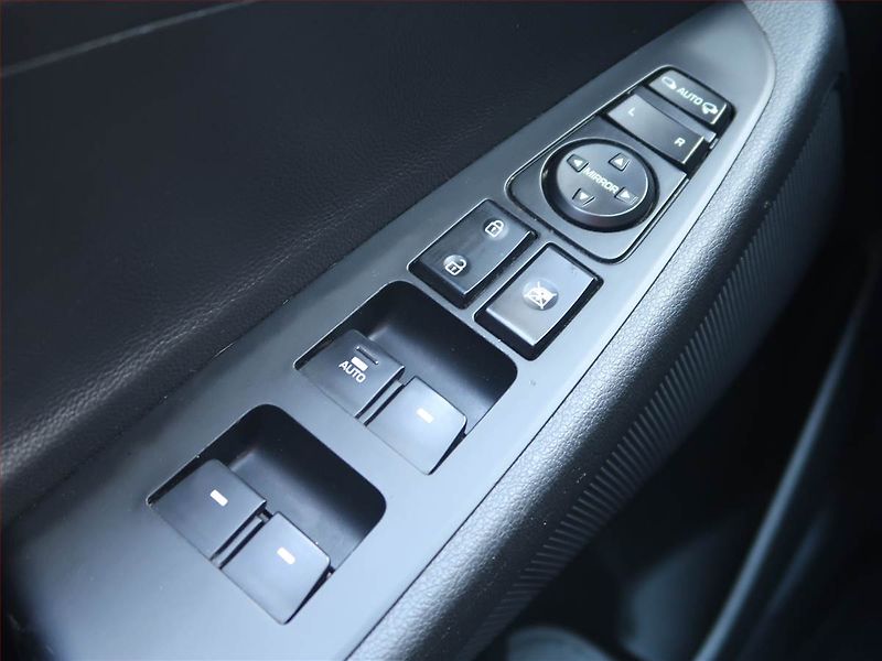 Hyundai Tucson (2018) 1.6 GDI, Navi, Tempomat - fotka 17 z 18