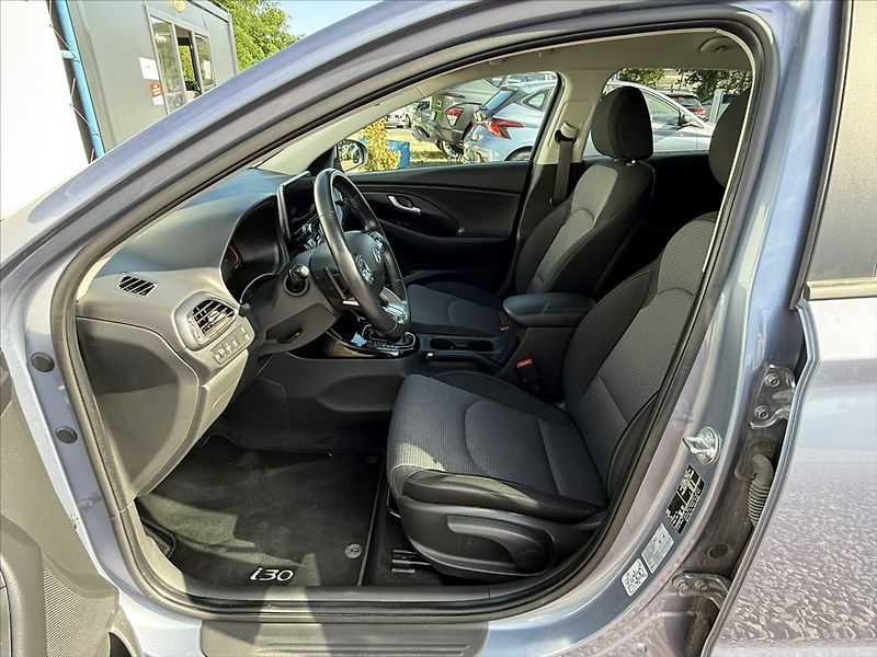 Hyundai i30 1,5 T-GDI 103kW DCT Family - fotka 7 z 24