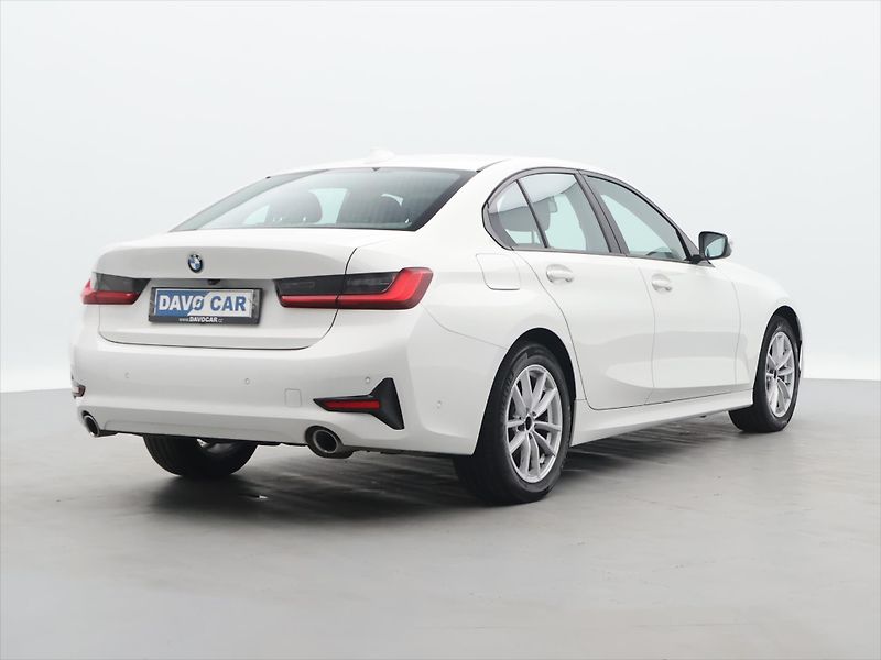 BMW Řada 3 2,0 320d 140 kW xDrive ADVANTA - fotka 2 z 28