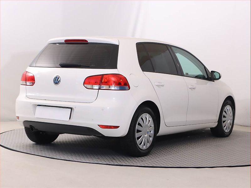 Volkswagen Golf (2011) 1.6 TDI, Automat, Navi - fotka 5 z 16