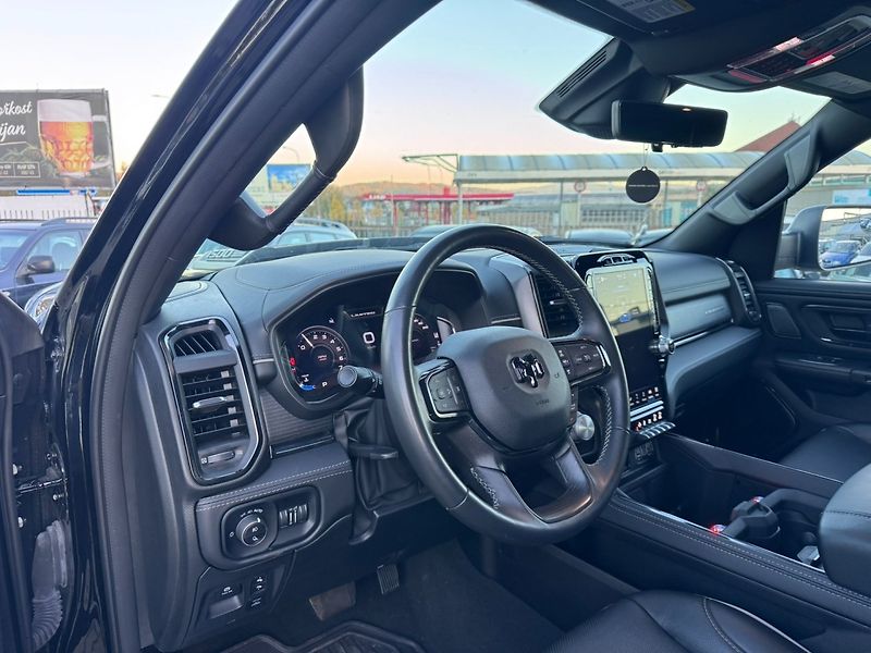 RAM 1500 (2024) LIM 4X4 291KW 5,7 HEMI 6 DPH - fotka 20 z 50