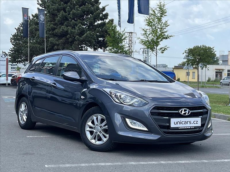 Hyundai i30 1,6 i  Trikolor Komfort - fotka 3 z 22