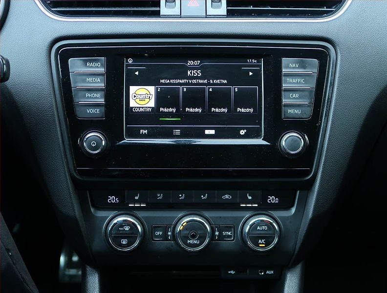 Škoda Octavia (2015) 2.0 TDI, Kůže, Navi, Bi-Xenony - fotka 12 z 19