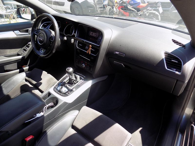 Audi A5 2,0 TDI S-LINE, ALCANTARA, TOP - fotka 31 z 50