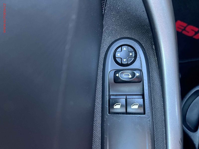 Peugeot 308 (2011) 1.4 i, ČR, Klima - fotka 12 z 13