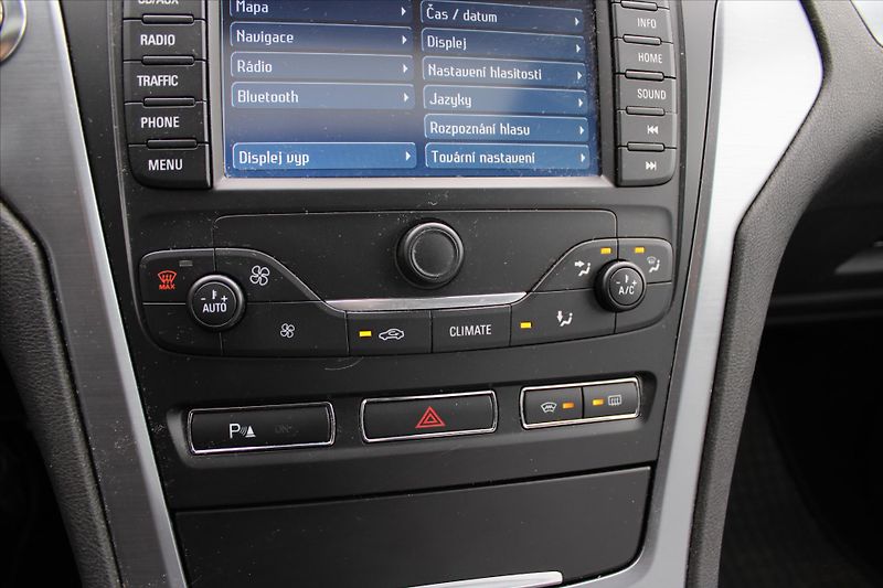 Ford Mondeo 2.0 TDCI 120kW TITANIUM NAVI - fotka 19 z 25