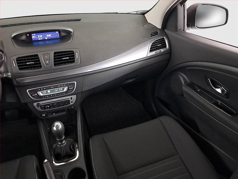 Renault Mégane (2015) Limited 1.6 16V, ČR,1.maj - fotka 8 z 16