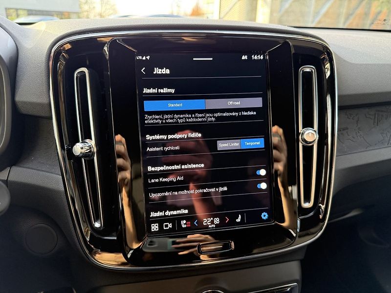 Volvo XC40 Recharge Single Motor 69kWh - fotka 22 z 36