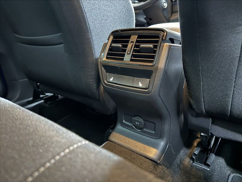 Škoda Karoq 2,0   TDI DSG 4X4 VIRTUAL ACC - fotka 24 z 33
