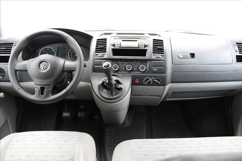 Volkswagen Transporter 2.0 TDI / 9Míst / 140PS / Tažn - fotka 21 z 34