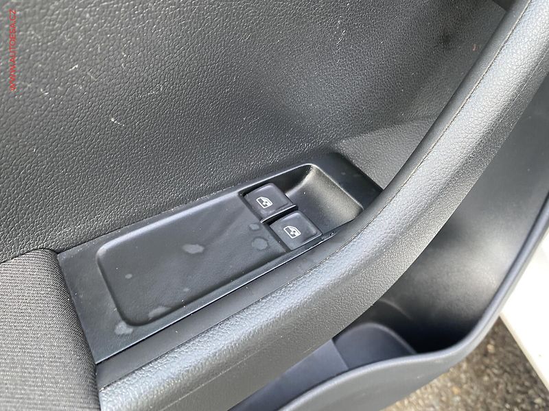 Škoda Fabia (2019) 1.0 TSi, ČR, Ambition, +kola - fotka 13 z 17