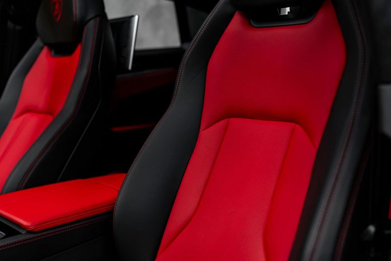 Lamborghini Urus 4.0 V8, B&O, Pano, Masáže, Noč - fotka 25 z 36
