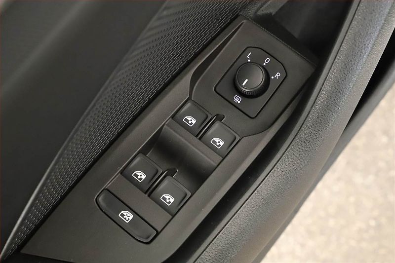 Škoda Octavia (2022) Ambition 1.0 TSI e-tec - fotka 13 z 16