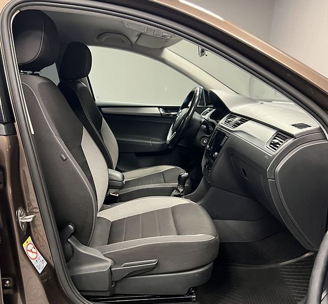 Škoda Rapid 1,0 TSI Ambition Plus - fotka 8 z 15