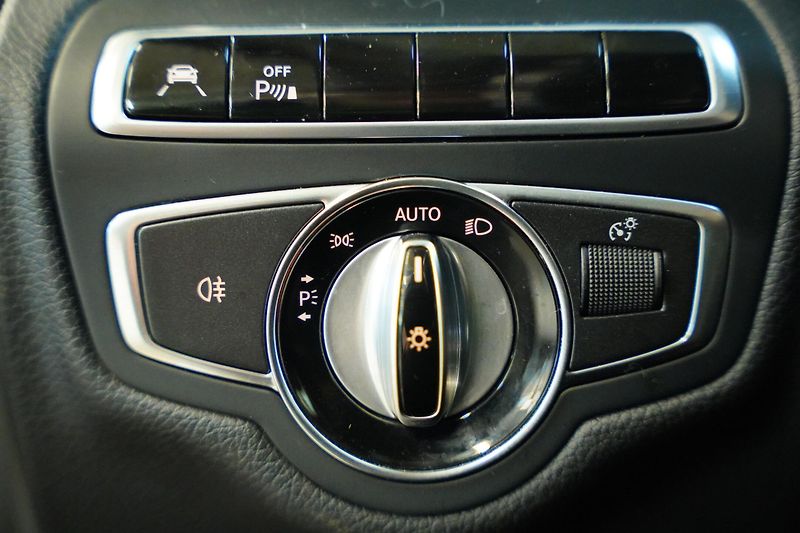 Mercedes-Benz Třídy C - fotka 13 z 29