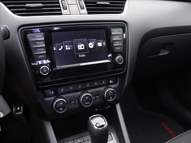 Škoda Octavia 2,0 TDI 135kW DSG RS CZ Maxton - fotka 16 z 26