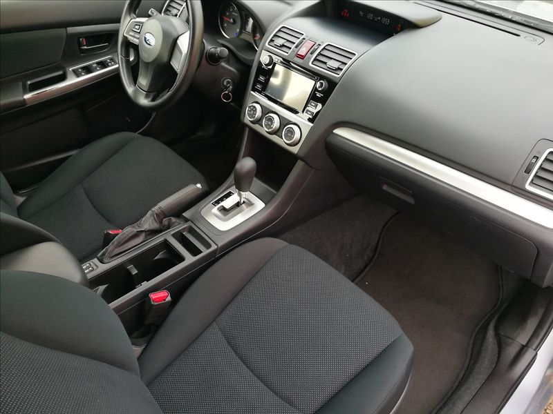 Subaru Impreza 1,6 i 4x4 aut. - fotka 12 z 20