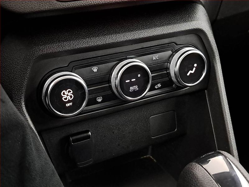 Dacia Sandero (2022) 1.0 TCe, Automat, ČR,1.maj - fotka 16 z 17