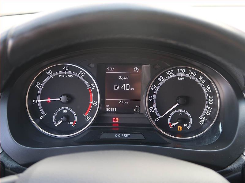 Škoda Rapid (2018) Drive 1.0 TSI, Xenony - fotka 11 z 17