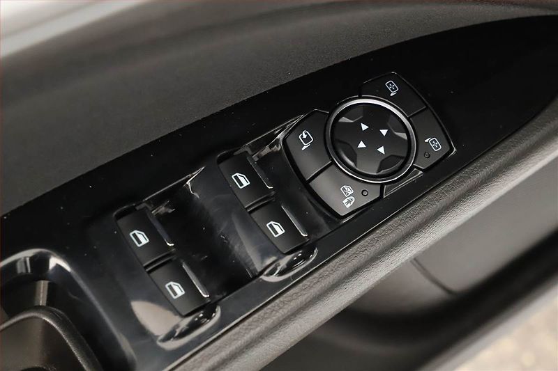 Ford Mondeo (2017) 2.0 TDCI, Automat, Navi - fotka 19 z 21
